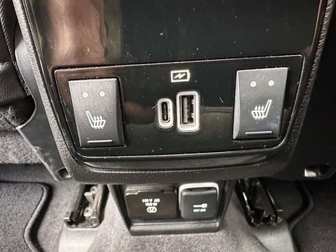 Used 2022 Jeep Compass Limited w/ (RED) Package AWD/4WD image 17