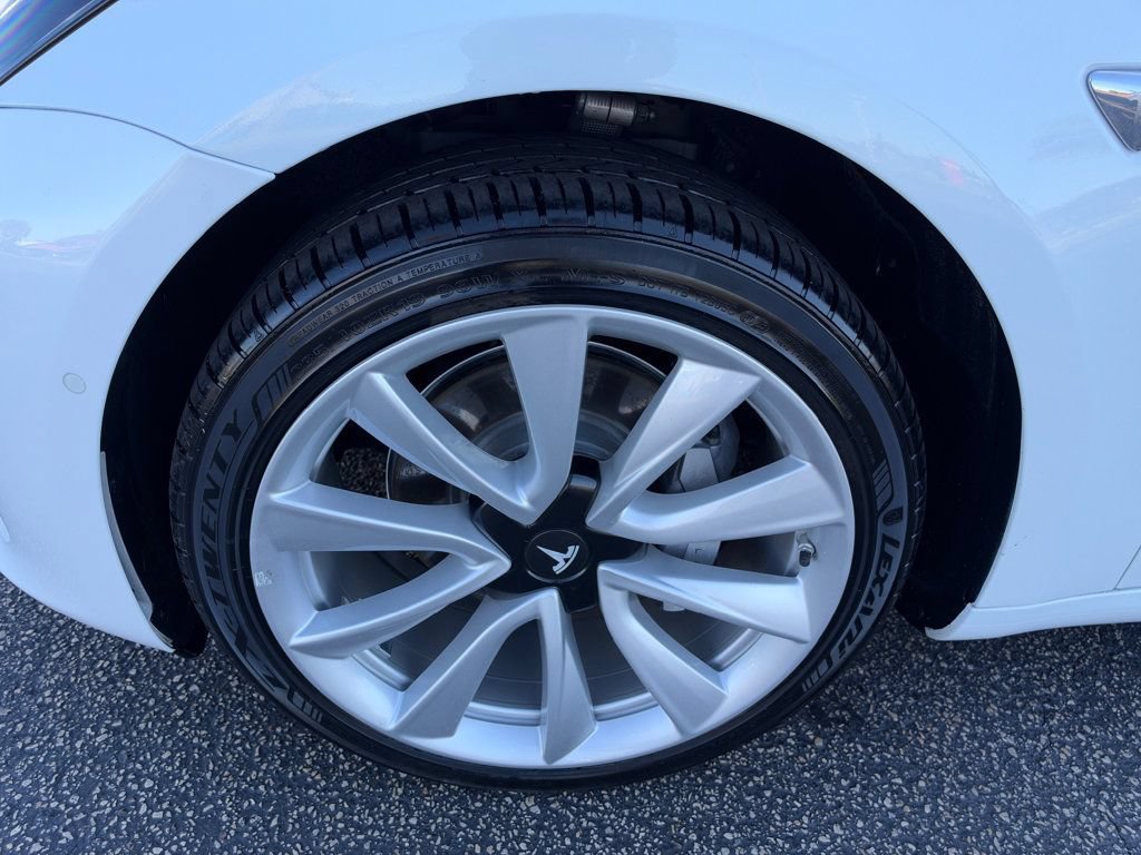 Used 2018 Tesla Model 3 Long Range RWD image 34