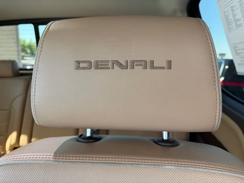 Used 2018 GMC Sierra 2500 Denali w/ Duramax Plus Package AWD/4WD image 7