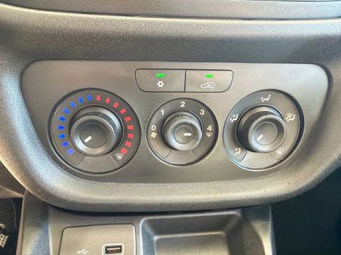 Used 2021 RAM ProMaster City Tradesman SLT FWD image 23