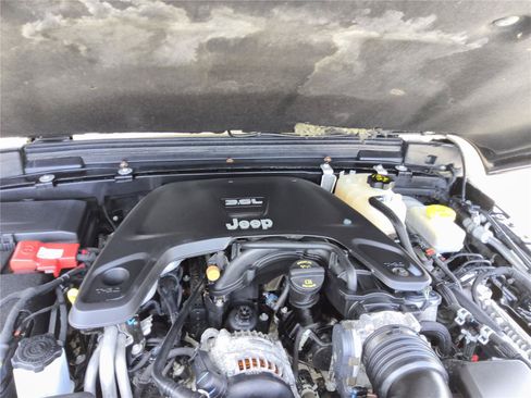 Used 2018 Jeep Wrangler Unlimited Sport S AWD/4WD image 29