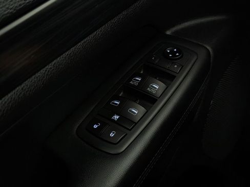 Used 2021 Jeep Grand Cherokee Laredo X image 22