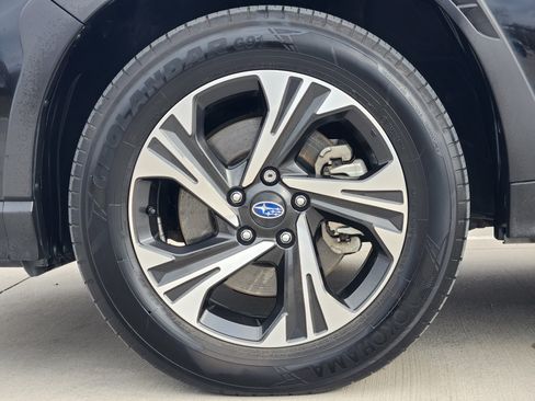 Used 2024 Subaru Crosstrek 2.0i Premium image 11