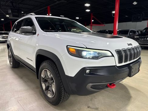 Used 2019 Jeep Cherokee Trailhawk AWD/4WD image 8