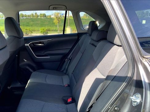 Used 2025 Toyota RAV4 XLE FWD image 11