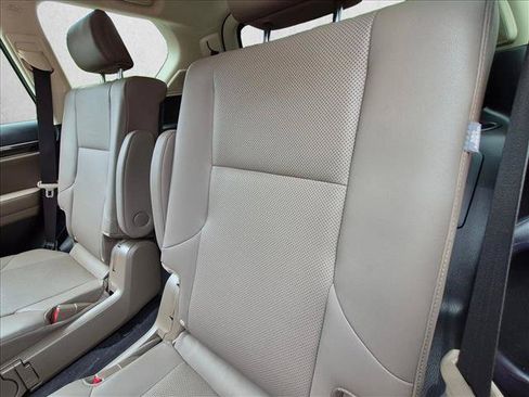 Used 2023 Lexus GX 460 Premium w/ Accessory Package AWD/4WD image 20