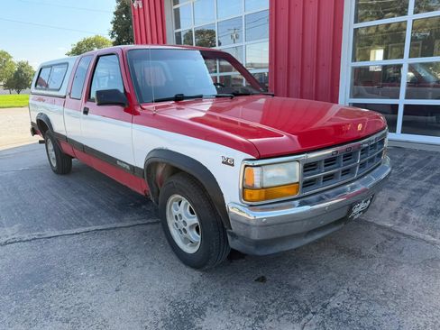 Used 1994 Dodge Dakota 2WD Club Cab image 2