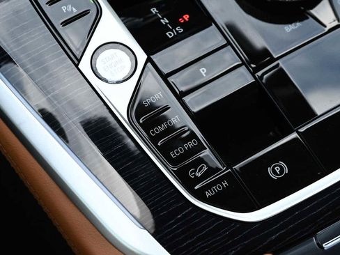 New 2026 BMW X5 xDrive40i w/ Executive Package image 16