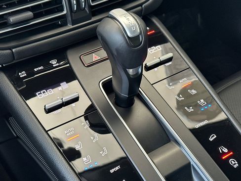 Certified 2023 Porsche Macan image 22