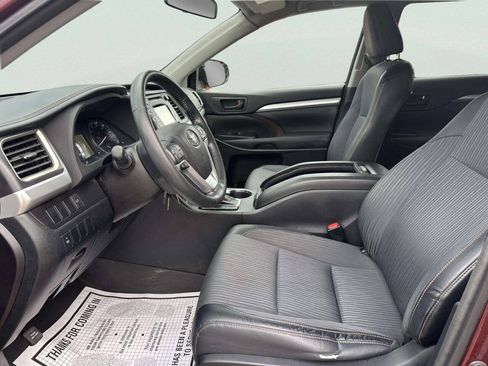 Used 2015 Toyota Highlander Plus AWD/4WD image 11