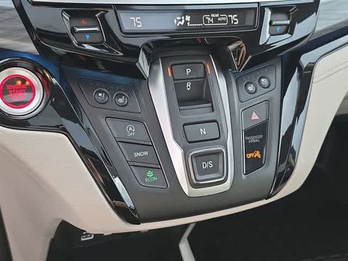 Used 2025 Honda Odyssey Elite image 46