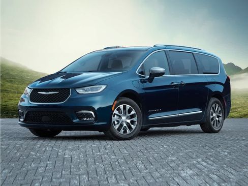 Used 2023 Chrysler Pacifica Touring-L FWD image 1