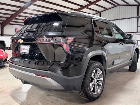 Used 2025 Chevrolet Equinox LT w/ Convenience Package II FWD image 3