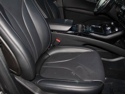 Used 2023 Lincoln Nautilus Reserve AWD/4WD image 23
