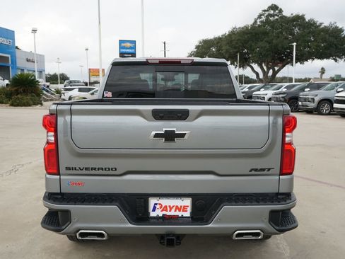 Used 2023 Ford F350 Lariat image 8