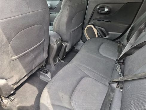 Used 2017 Jeep Renegade Latitude FWD image 24
