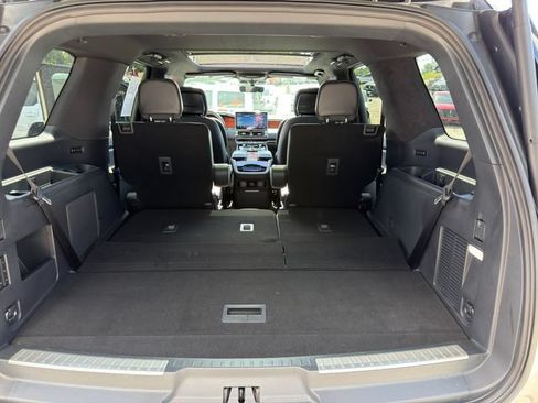 Used 2024 Lincoln Navigator Premiere AWD/4WD image 56