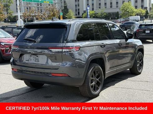 Certified 2025 Jeep Grand Cherokee Altitude AWD/4WD image 3