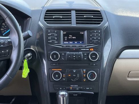 Used 2017 Ford Explorer FWD image 14