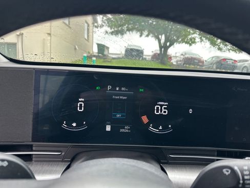 Used 2024 Hyundai Kona SEL AWD/4WD image 15