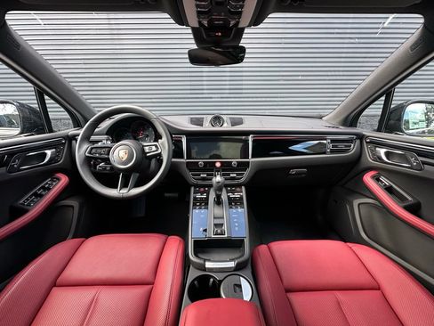 Used 2026 Porsche Macan AWD/4WD image 37