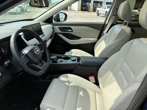 Used 2025 Nissan Rogue SL w/ SL Premium Package AWD/4WD image 14