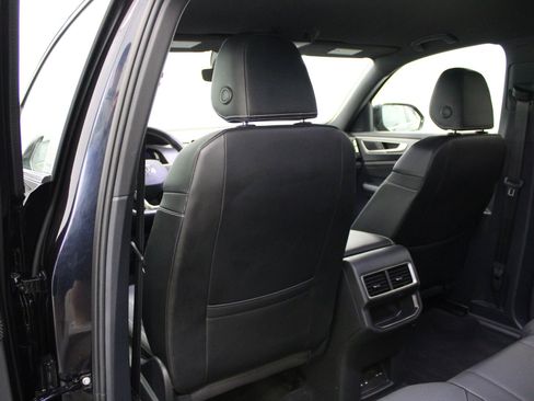 Used 2025 Volkswagen Atlas Cross Sport SE AWD/4WD image 19