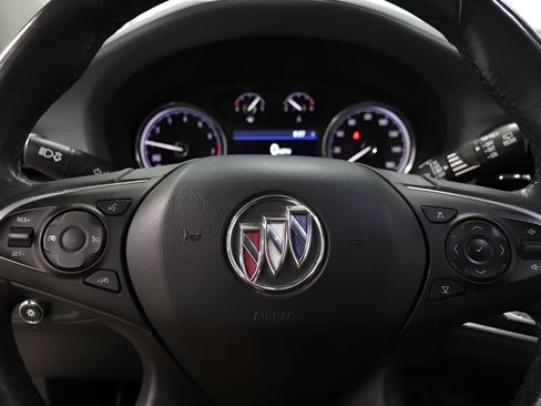 Used 2020 Buick Enclave Essence FWD image 13