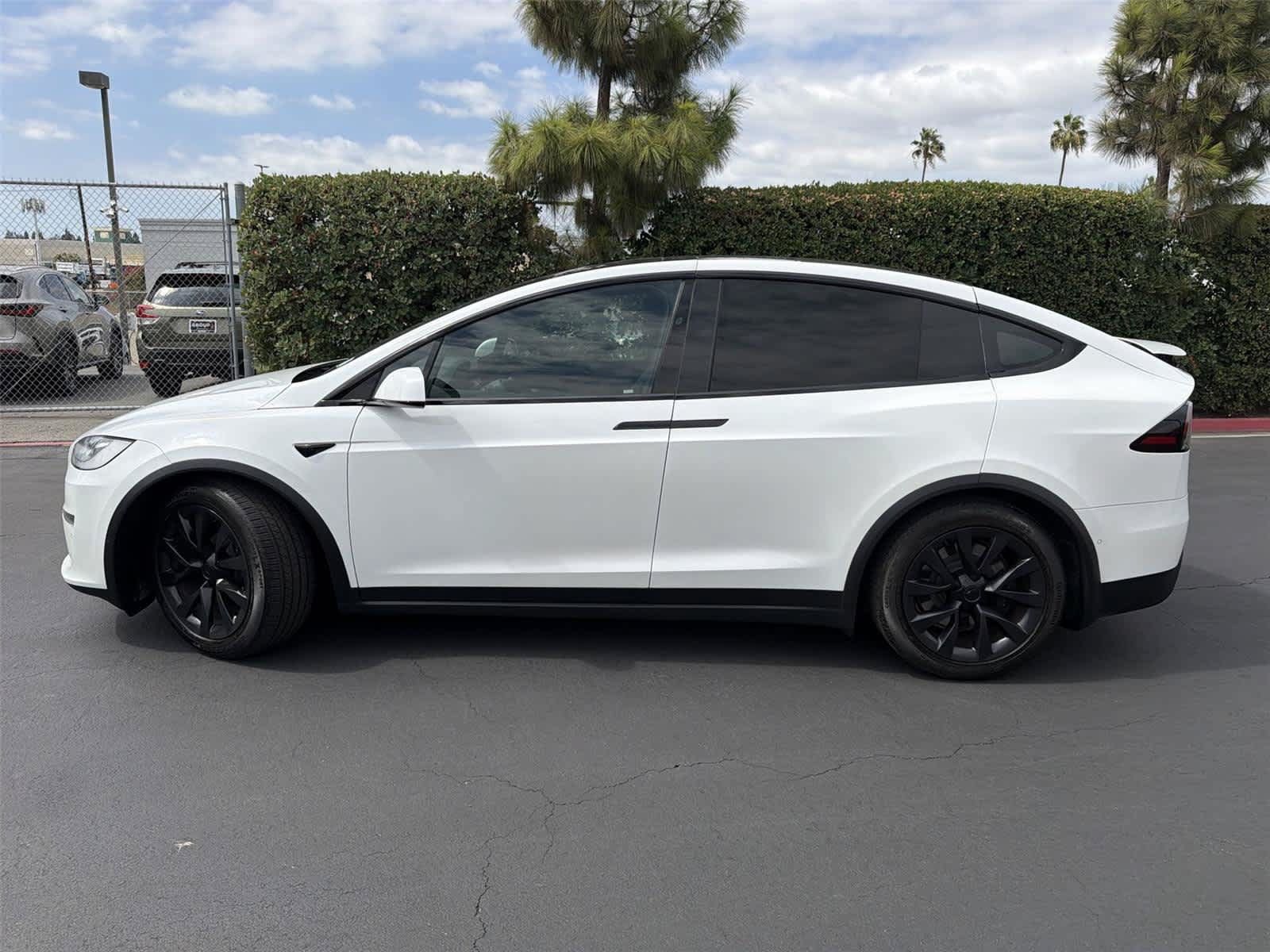 Used 2022 Tesla Model X AWD/4WD image 3