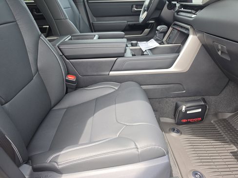 New 2026 Toyota Tundra Limited AWD/4WD image 12