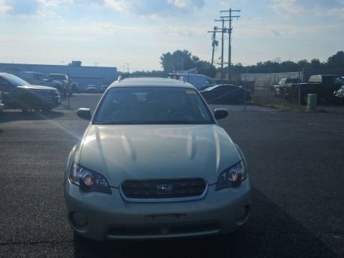 Used 2005 Subaru Outback 2.5i AWD/4WD image 4