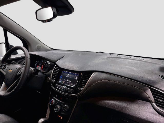 Used 2021 Chevrolet Trax LT w/ Driver Confidence Package AWD/4WD image 23