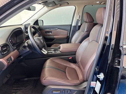 Used 2025 Honda Pilot Elite image 23