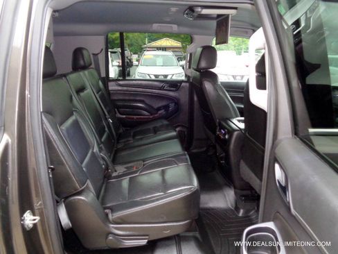 Used 2019 GMC Yukon XL SLT AWD/4WD image 31