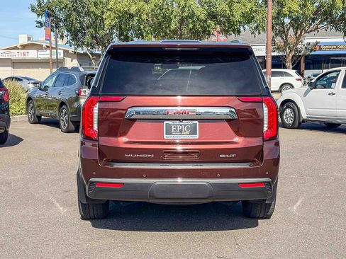 Used 2022 GMC Yukon SLT w/ SLT Luxury Package AWD/4WD image 3