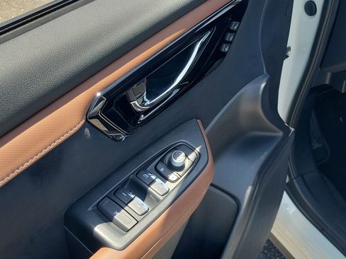 Certified 2025 Subaru Forester Touring AWD/4WD image 21
