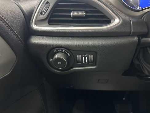 New 2026 Chrysler Pacifica Pinnacle AWD/4WD image 35