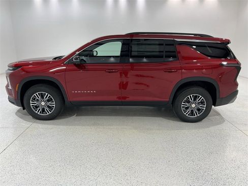 New 2026 Chevrolet Traverse LT w/ Driver Confidence Package image 2