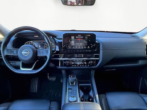 Used 2023 Nissan Pathfinder SL image 7