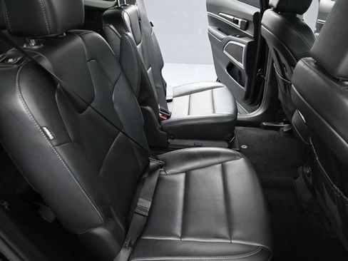 Used 2025 Kia Telluride S FWD image 23
