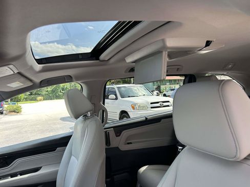 Used 2024 Honda Odyssey Touring image 9