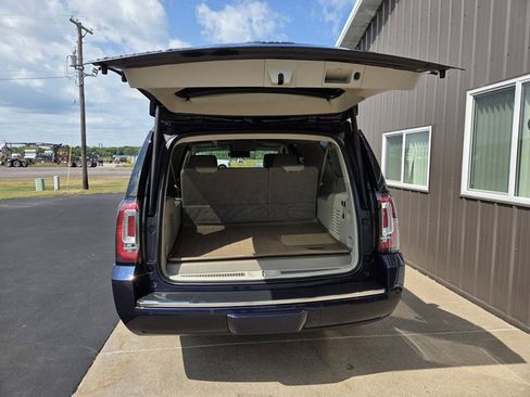 Used 2019 GMC Yukon XL Denali w/ Denali Ultimate Package AWD/4WD image 14