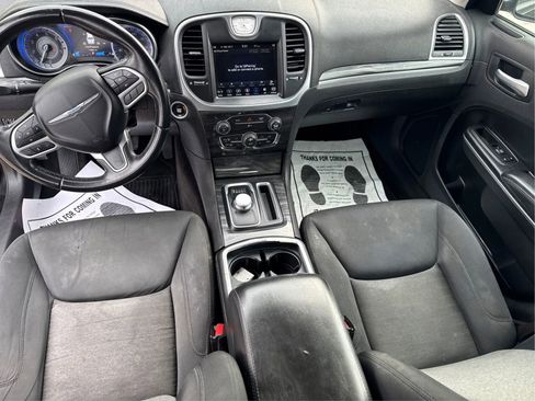 Used 2018 Chrysler 300 Touring w/ Sport Appearance Package image 17