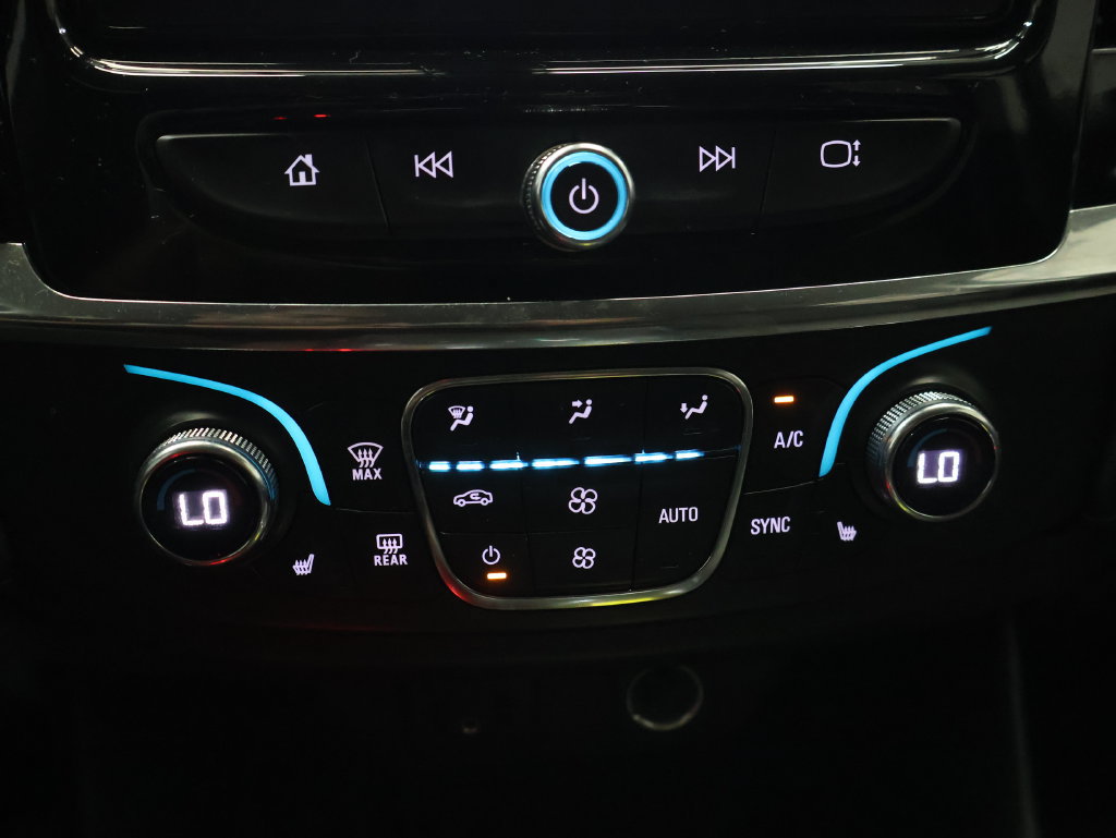Used 2021 Chevrolet Traverse LT w/ LPO, Floor Liner Package AWD/4WD image 25