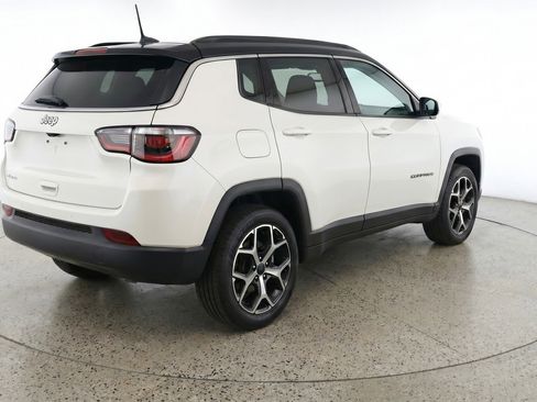 Used 2025 Jeep Compass Limited AWD/4WD image 9