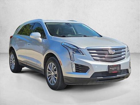 Used 2017 Cadillac XT5 Luxury w/ Driver Awareness Package FWD image 3