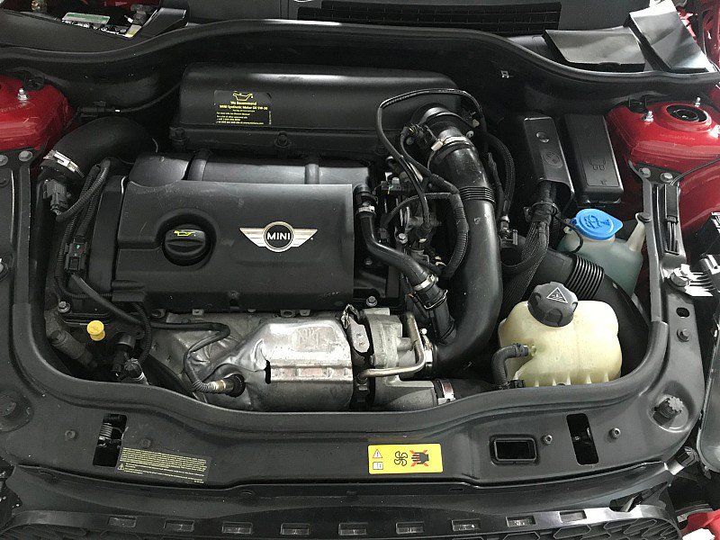 Used 2013 MINI Cooper S w/ Technology Pkg 2 FWD image 34