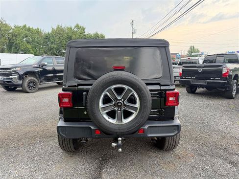 Used 2019 Jeep Wrangler Unlimited Sahara w/ Safety Group AWD/4WD image 5