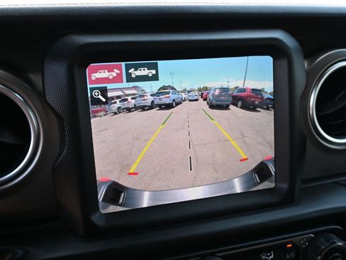 Used 2020 Jeep Gladiator Rubicon AWD/4WD image 18