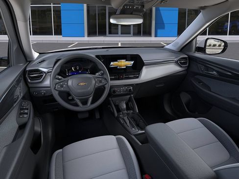 New 2026 Chevrolet TrailBlazer LT w/ Midnight Edition AWD/4WD image 15
